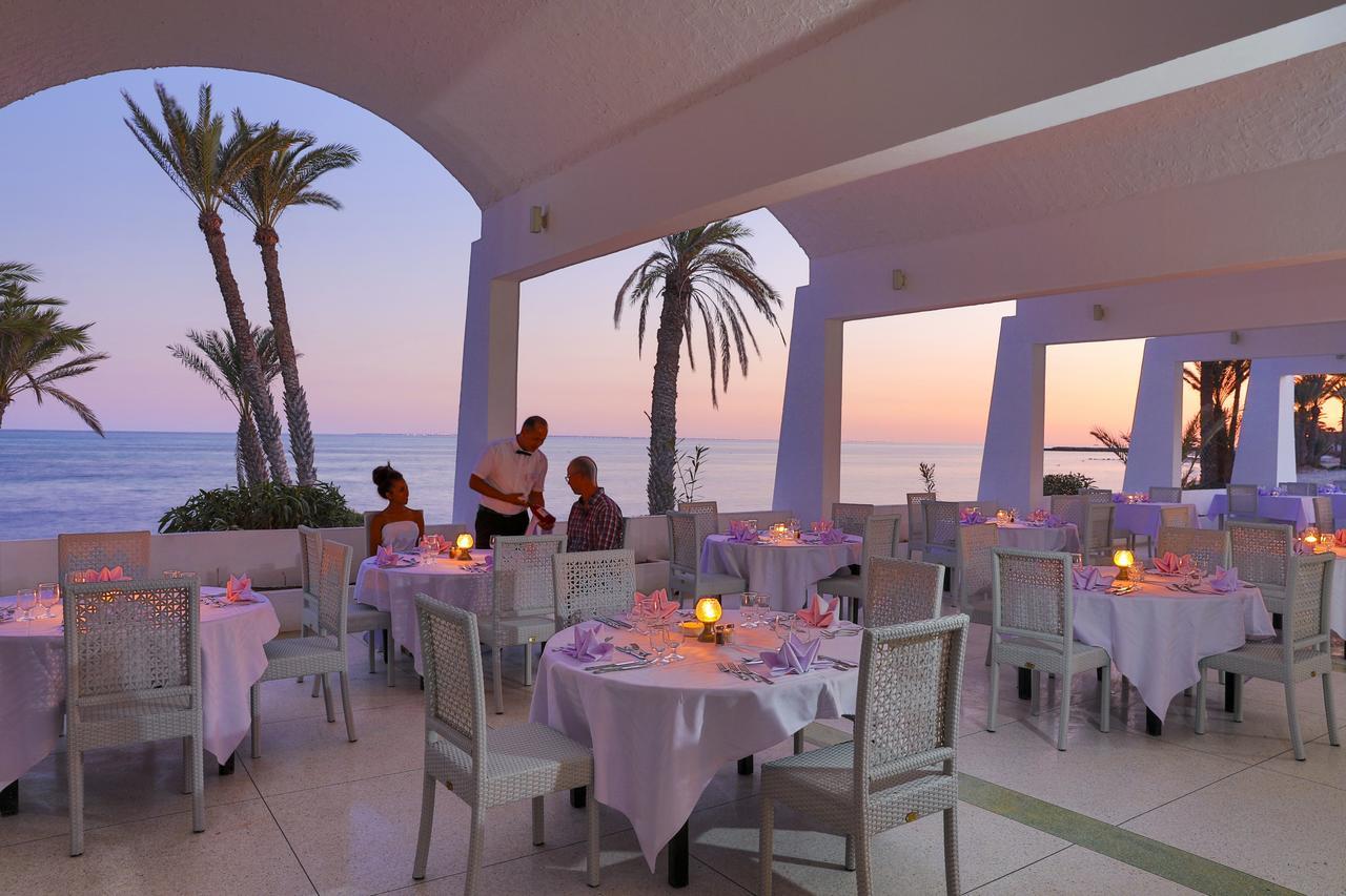 Hari Club Beach Resort Aghīr Dış mekan fotoğraf