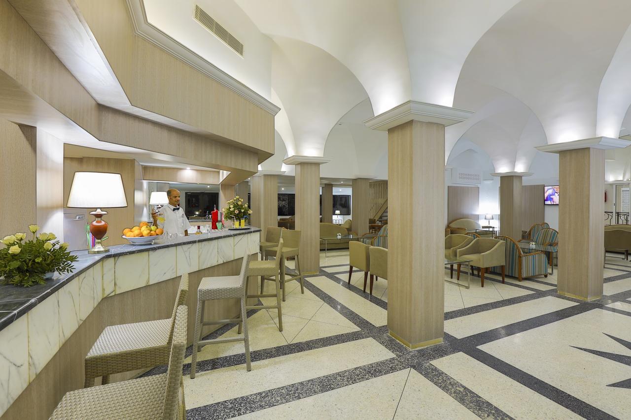 Hari Club Beach Resort Aghīr Dış mekan fotoğraf