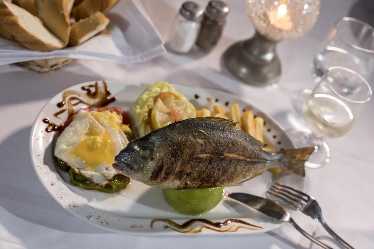 Hari Club Beach Resort Aghīr Dış mekan fotoğraf