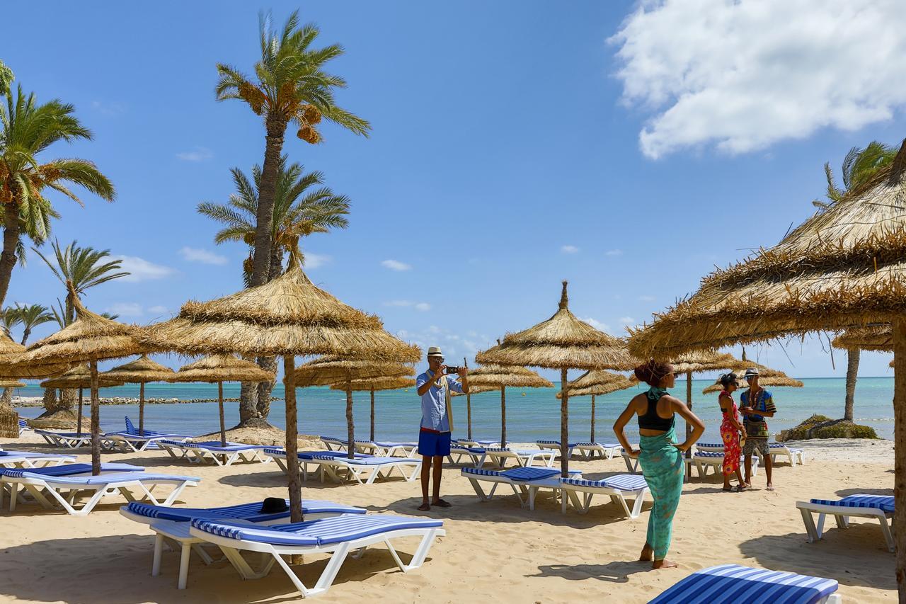 Hari Club Beach Resort Aghīr Dış mekan fotoğraf