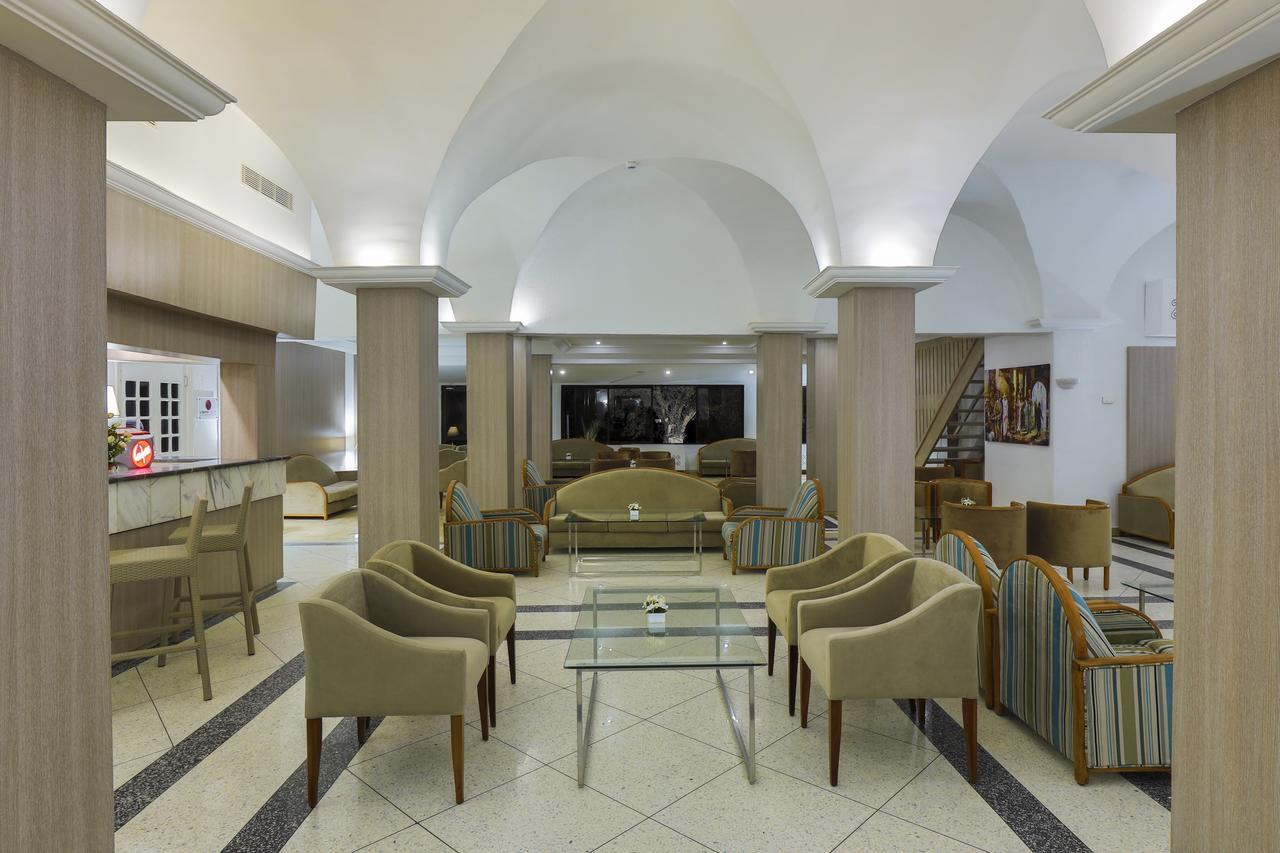 Hari Club Beach Resort Aghīr Dış mekan fotoğraf